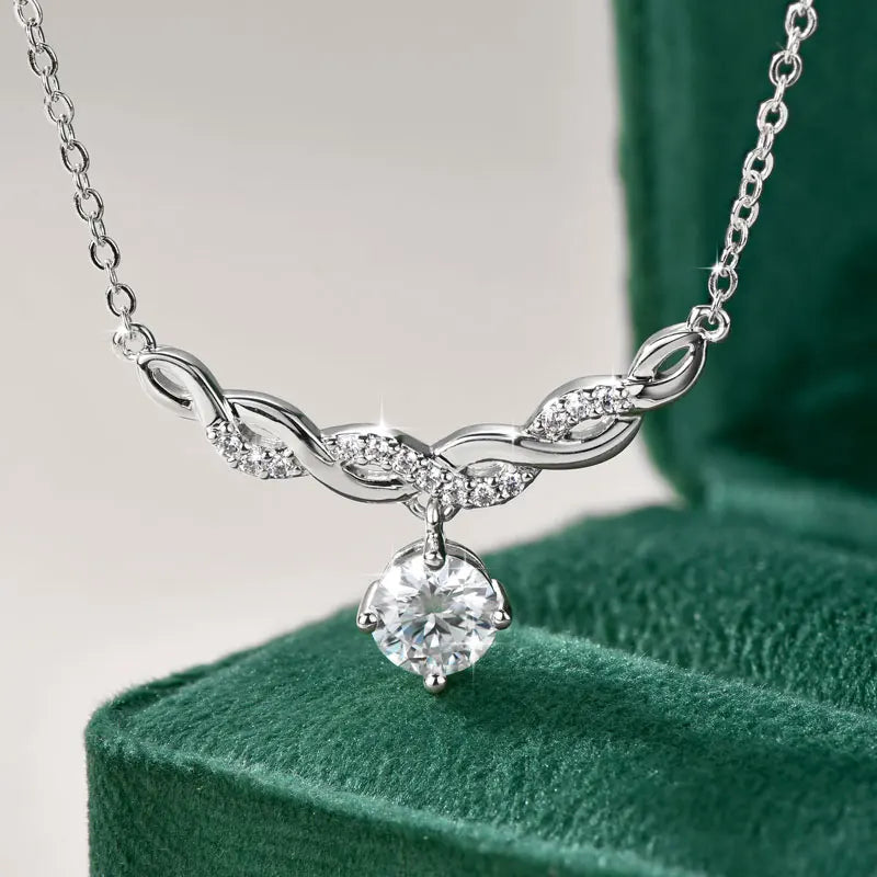 Éternité Moissanite Necklace