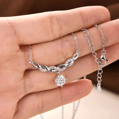 Éternité Moissanite Necklace