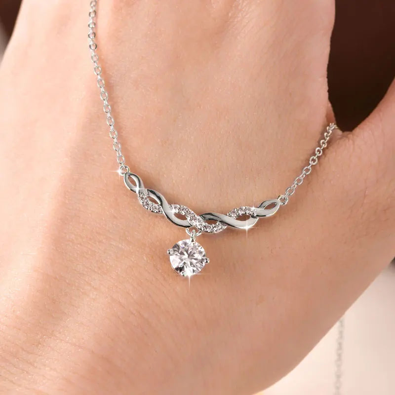 Éternité Moissanite Necklace