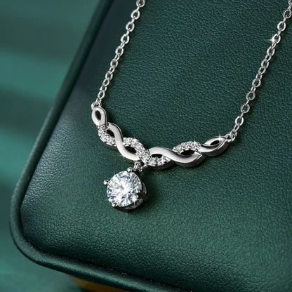 Éternité Moissanite Necklace