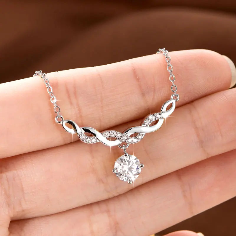 Éternité Moissanite Necklace
